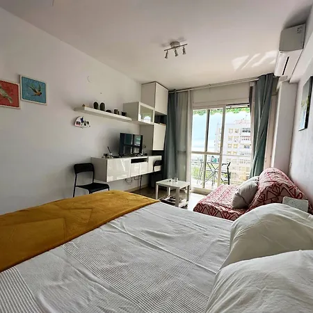 Apartment Hac - Terraza Con Vistas Al Mar, Wifi, Centro A 200 Metros, Playa A 600 Metros Torremolinos